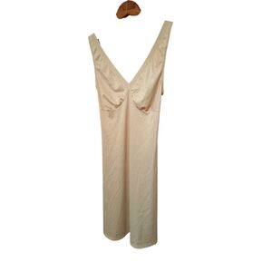 Vanity Fair Cream Beige Slip Ladies 34 Slimming Sexy Shapely Simple Lingerie
